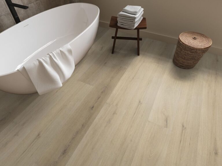 Ambiant Valento 6070.1011.19 Close-up van houtdessin Warm Beige PVC plank plak pvc met natuurlijke tekening