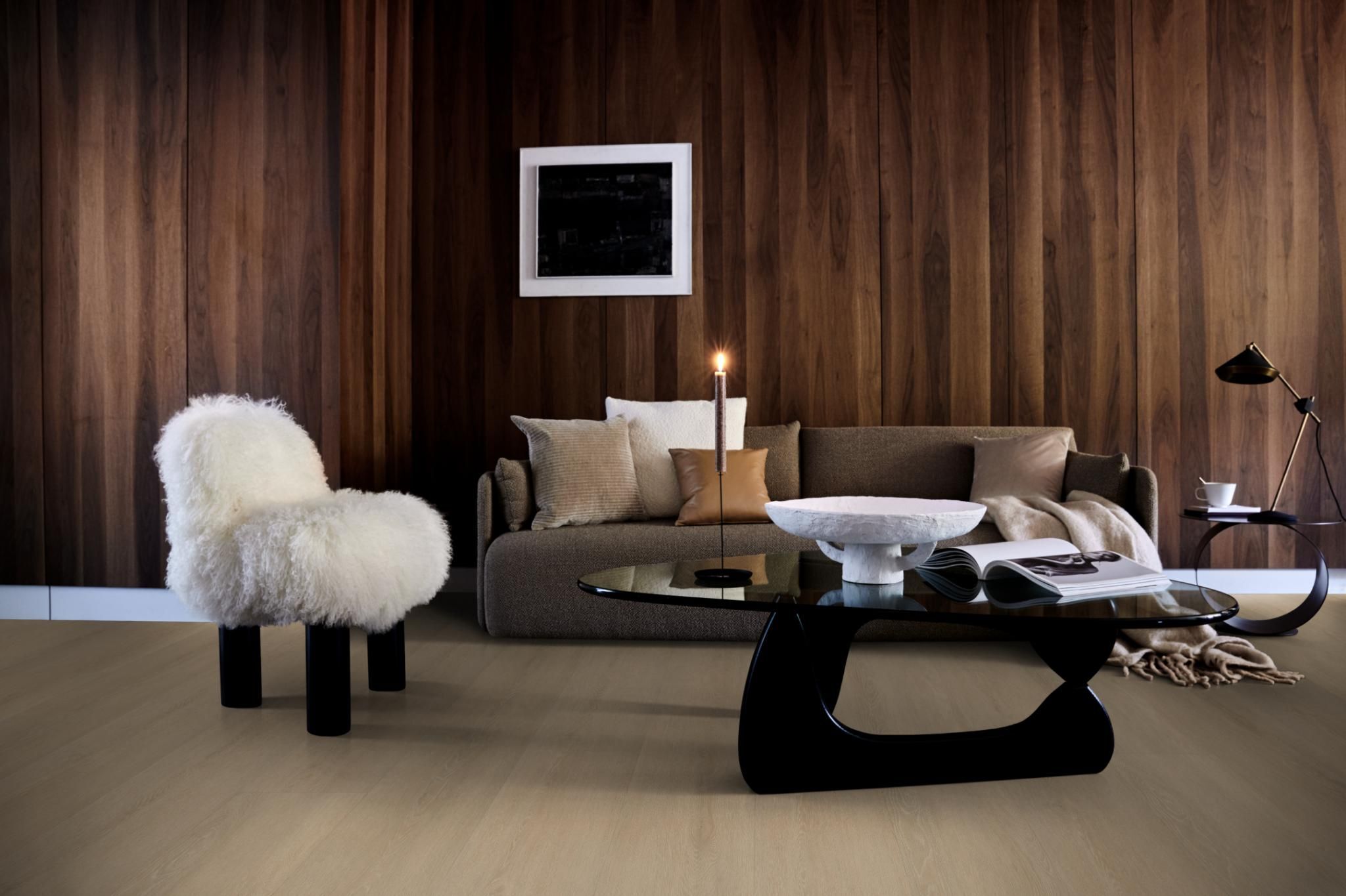 VTwonen Wide Board 6200.1006.19 Close-up van houtdessin Warm Natural PVC plank plak pvc met verfijnde afwerking