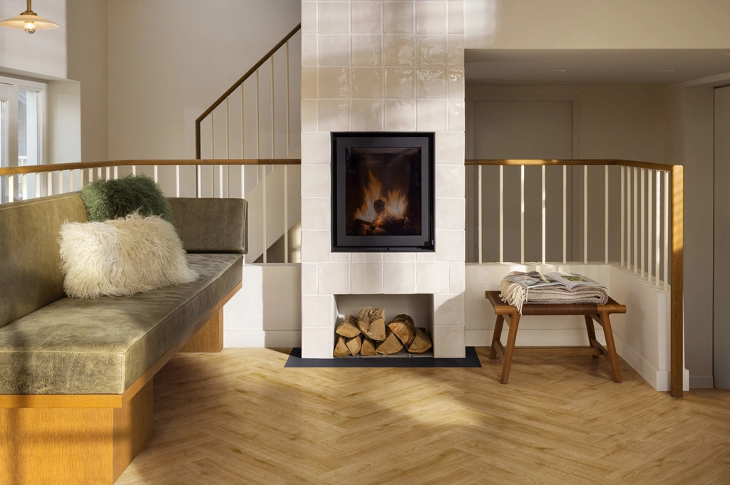 Moduleo Layred Visgraat 63840 Wistman Oak visgraat click pvc in woonkamer sfeerfoto