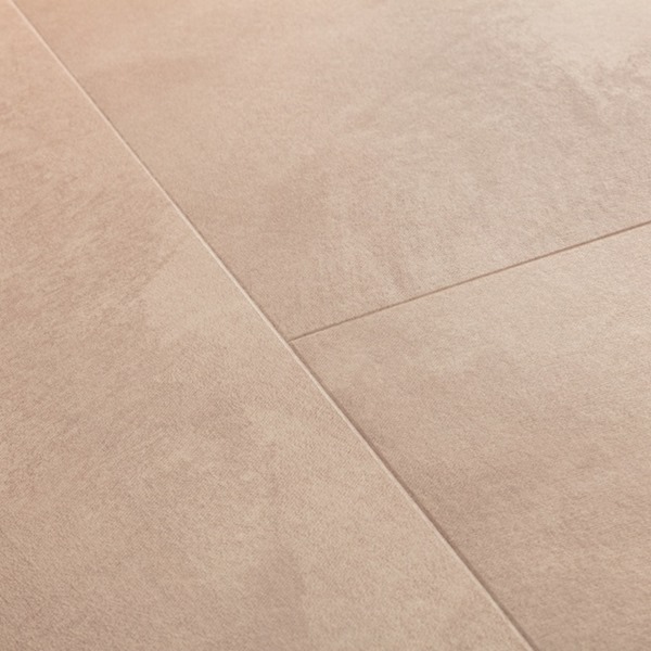 QuickStep Illume Zachte Blush AVMTU40333 click PVC tegel detail van steenstructuur en matte afwerking
