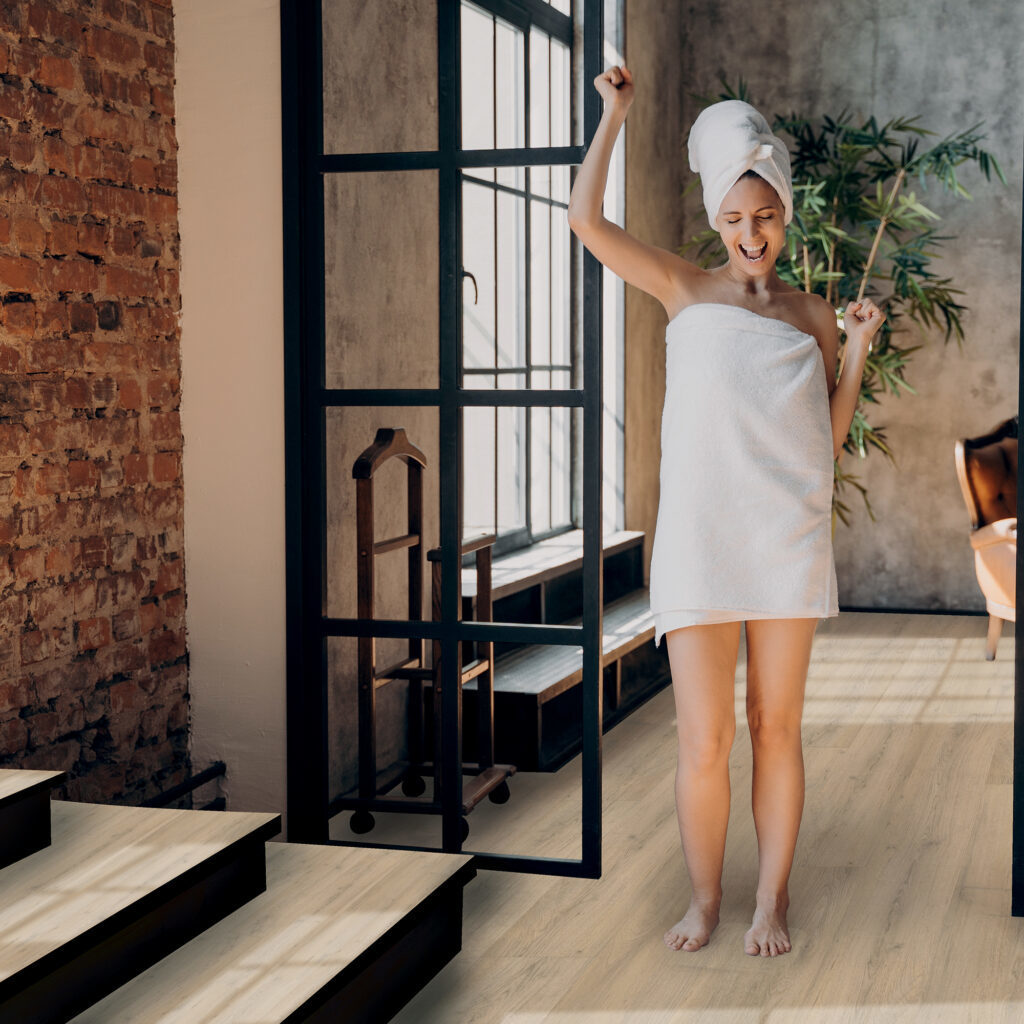 Bodiax Varuna BP390 382 Zand PVC plank plak pvc in woonkamer sfeerfoto