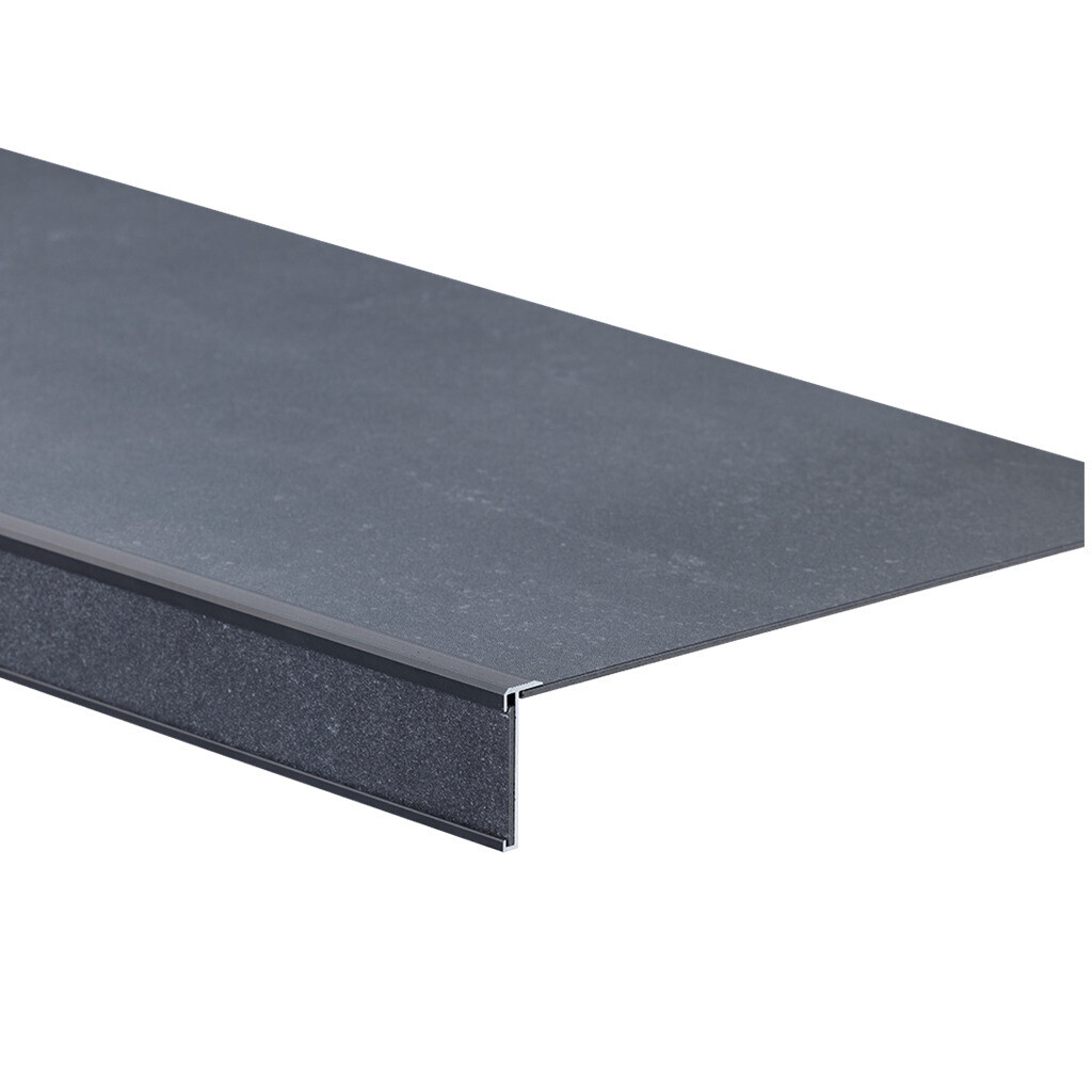  Detail van Ambiant Sarino traprenovatie Anthracite traprenovatie traprenovatie pakket met treden, stootborden en trapneuzen, artikel 5639411011