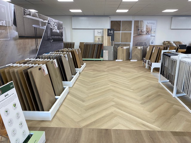 Meranto Beige Walvisgraat showroom
