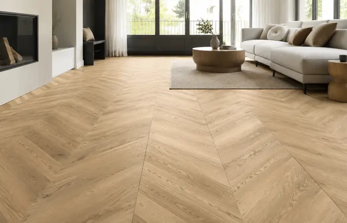 Lichte eiken Hongaarse punt PVC vloer met doorlopend V-patroon